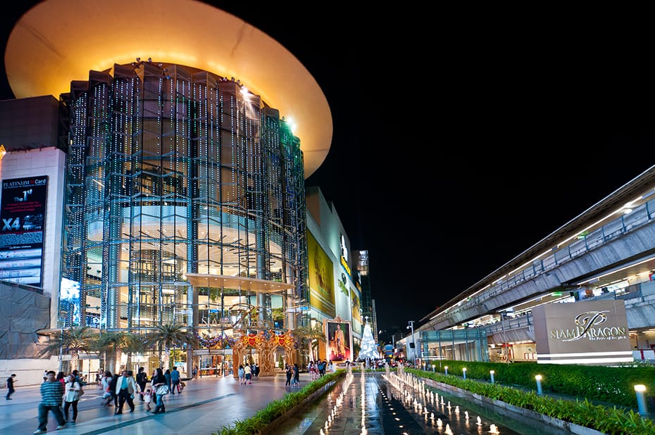 From LAX to Times Square – The Places Travelers Post Most on Facebook