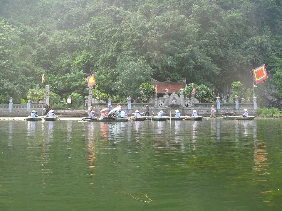 Tam Coc and Bich Dong by Bike – Designing a Day Trip to Ninh Binh