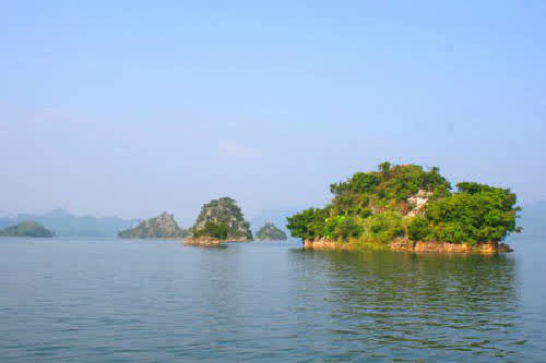 Inside Thung Nai -  Misty Lakes, Floating Markets And Mountain Islands